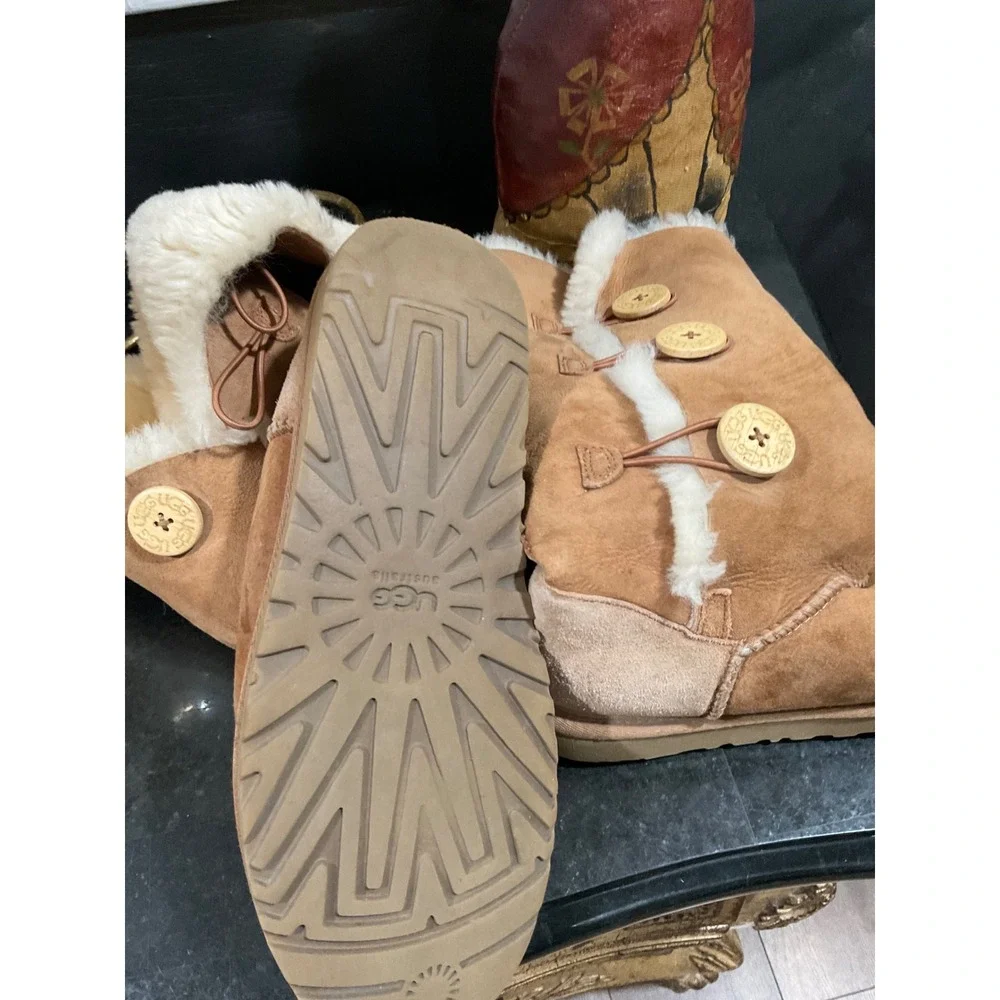 UGG Australia Bailey Button Triplet Chestnut Suede Tall Boots Size 10